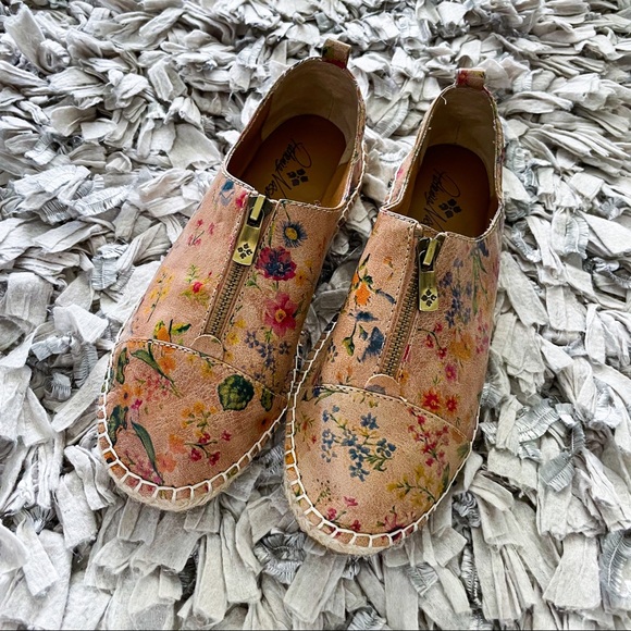 Patricia Nash Eva Floral Espadrilles